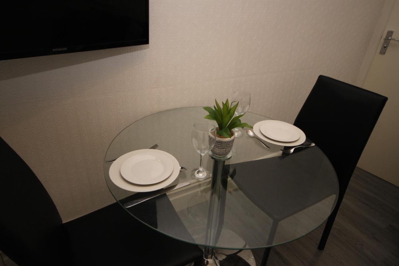 Barton Beachside - Stylish Studio Apartment, Double & Single - Central Beach & Promenade Location - Over 21'S, Family Friendly Only, Id Required Blackpool Zewnętrze zdjęcie
