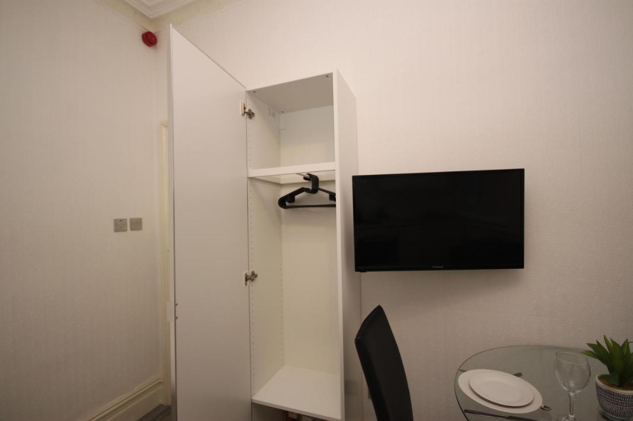 Barton Beachside - Stylish Studio Apartment, Double & Single - Central Beach & Promenade Location - Over 21'S, Family Friendly Only, Id Required Blackpool Zewnętrze zdjęcie