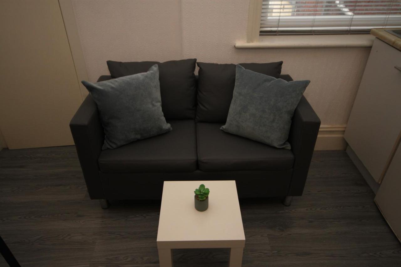 Barton Beachside - Stylish Studio Apartment, Double & Single - Central Beach & Promenade Location - Over 21'S, Family Friendly Only, Id Required Blackpool Zewnętrze zdjęcie
