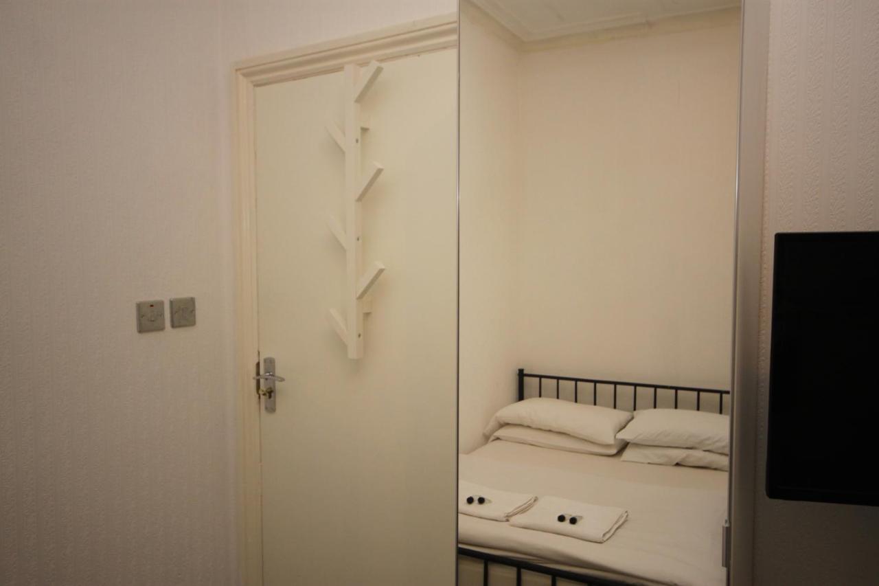 Barton Beachside - Stylish Studio Apartment, Double & Single - Central Beach & Promenade Location - Over 21'S, Family Friendly Only, Id Required Blackpool Zewnętrze zdjęcie