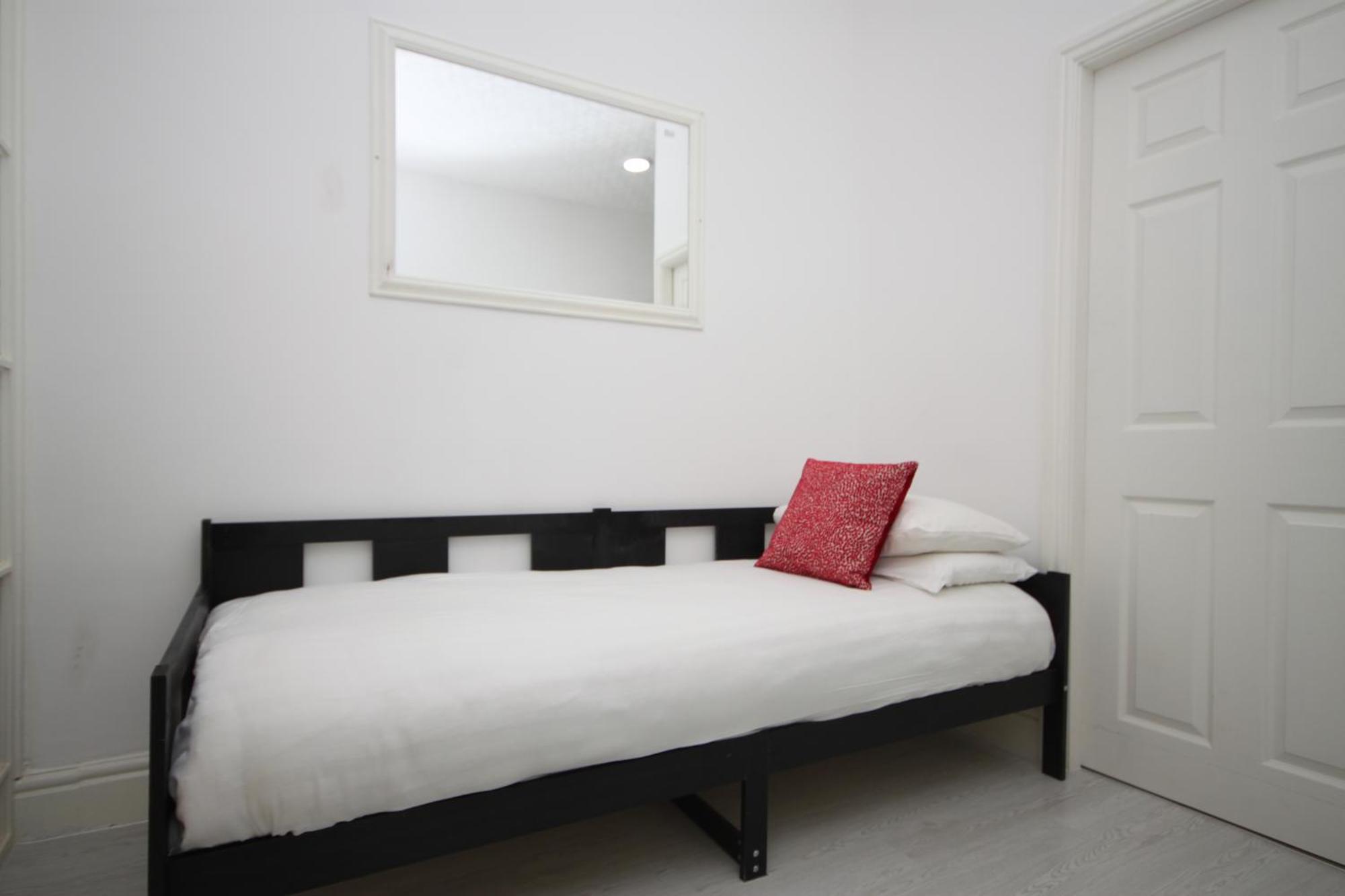 Barton Beachside - Stylish Studio Apartment, Double & Single - Central Beach & Promenade Location - Over 21'S, Family Friendly Only, Id Required Blackpool Pokój zdjęcie