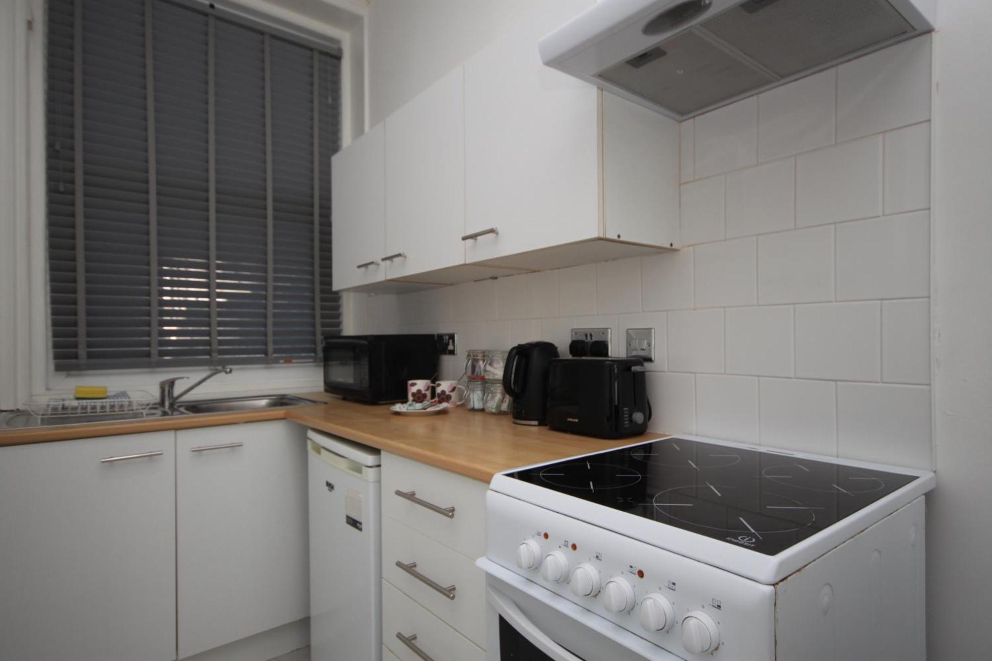 Barton Beachside - Stylish Studio Apartment, Double & Single - Central Beach & Promenade Location - Over 21'S, Family Friendly Only, Id Required Blackpool Pokój zdjęcie