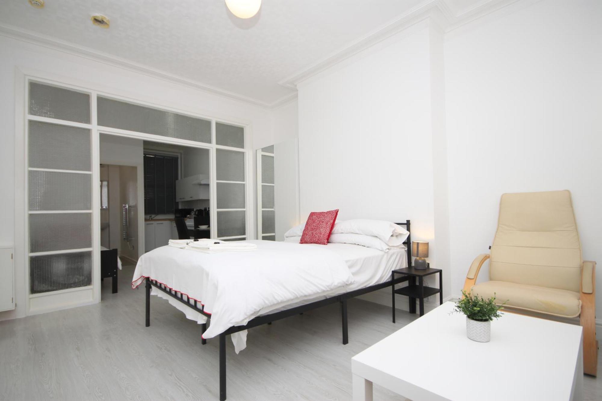 Barton Beachside - Stylish Studio Apartment, Double & Single - Central Beach & Promenade Location - Over 21'S, Family Friendly Only, Id Required Blackpool Pokój zdjęcie