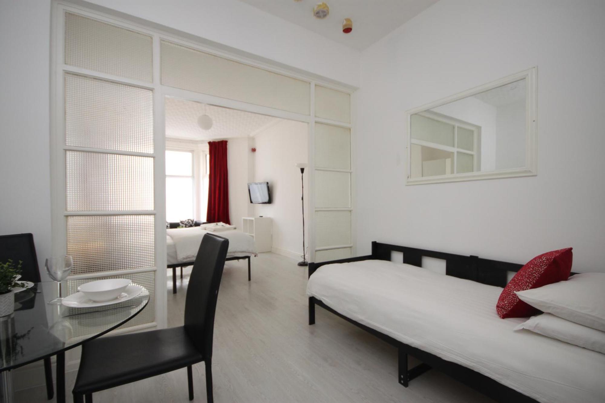 Barton Beachside - Stylish Studio Apartment, Double & Single - Central Beach & Promenade Location - Over 21'S, Family Friendly Only, Id Required Blackpool Zewnętrze zdjęcie