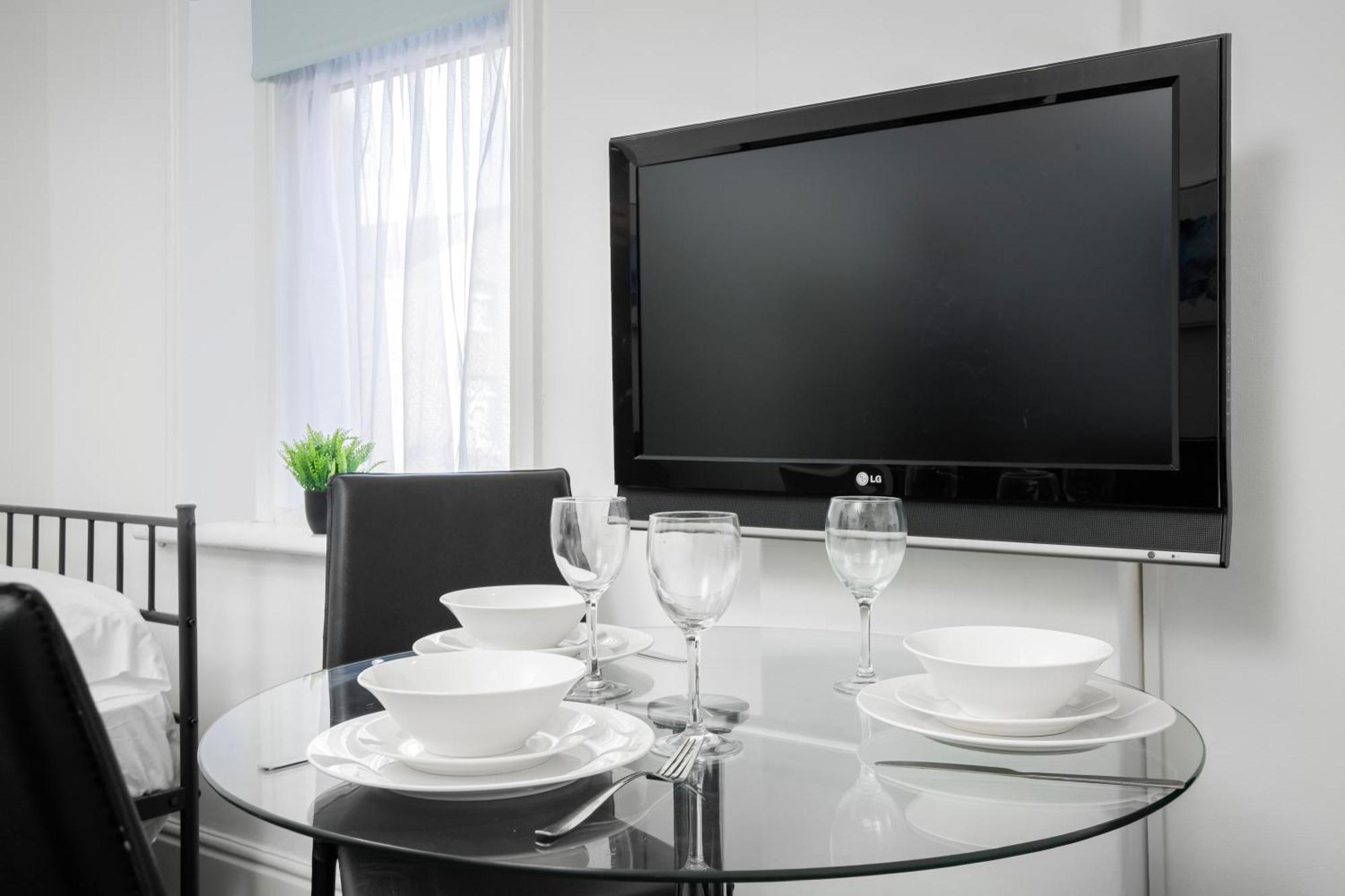 Barton Beachside - Stylish Studio Apartment, Double & Single - Central Beach & Promenade Location - Over 21'S, Family Friendly Only, Id Required Blackpool Zewnętrze zdjęcie