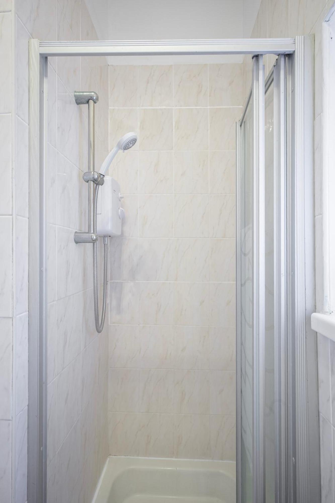 Barton Beachside - Stylish Studio Apartment, Double & Single - Central Beach & Promenade Location - Over 21'S, Family Friendly Only, Id Required Blackpool Zewnętrze zdjęcie