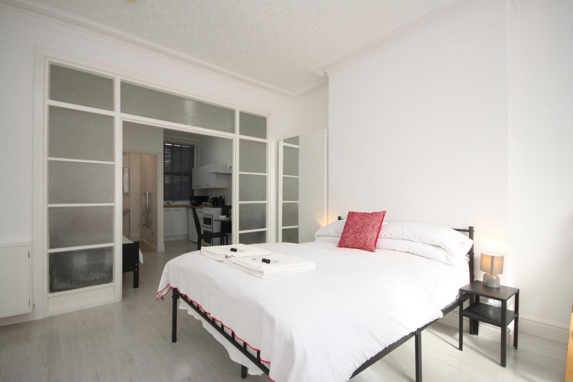 Barton Beachside - Stylish Studio Apartment, Double & Single - Central Beach & Promenade Location - Over 21'S, Family Friendly Only, Id Required Blackpool Zewnętrze zdjęcie