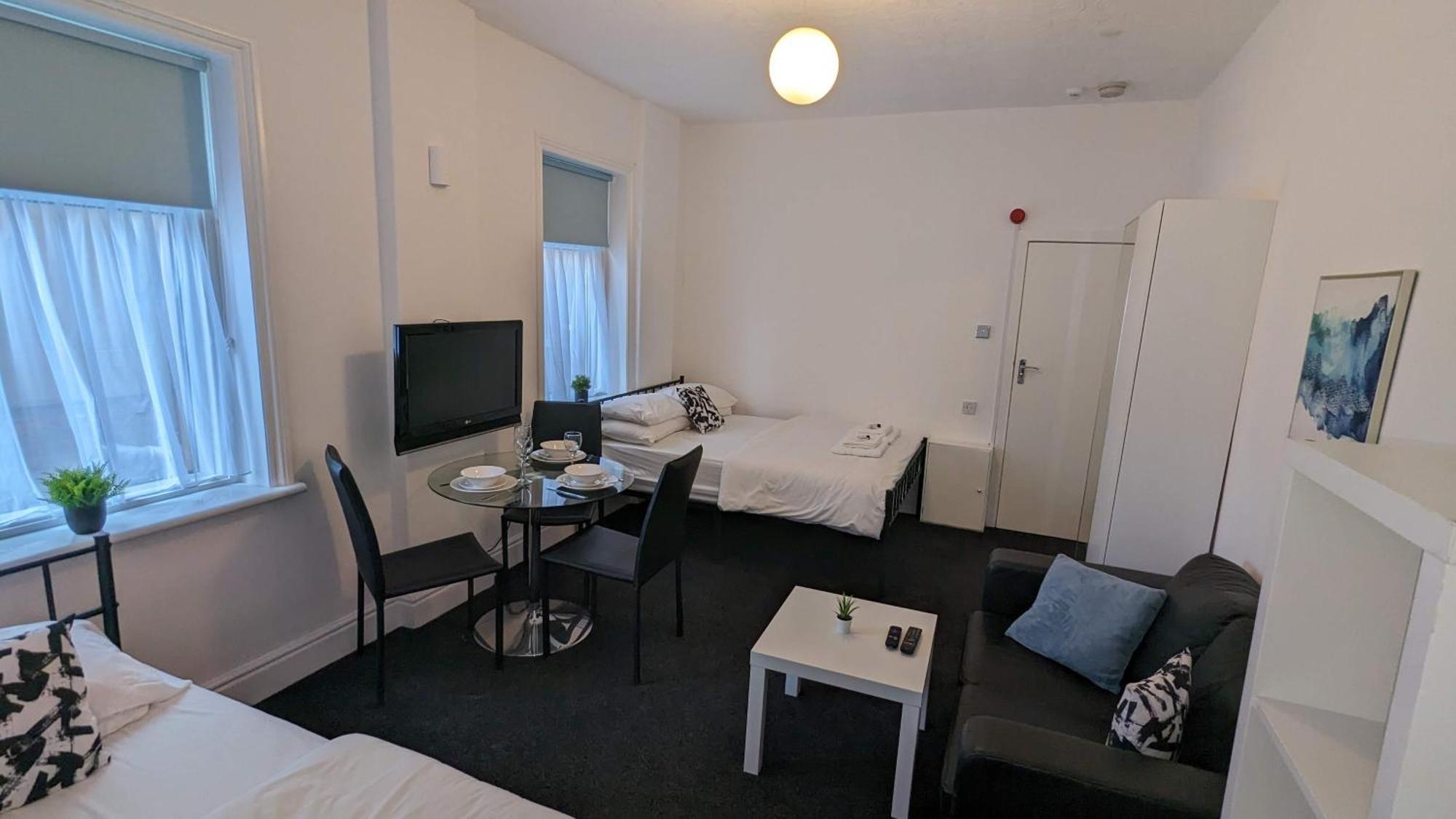 Barton Beachside - Stylish Studio Apartment, Double & Single - Central Beach & Promenade Location - Over 21'S, Family Friendly Only, Id Required Blackpool Zewnętrze zdjęcie