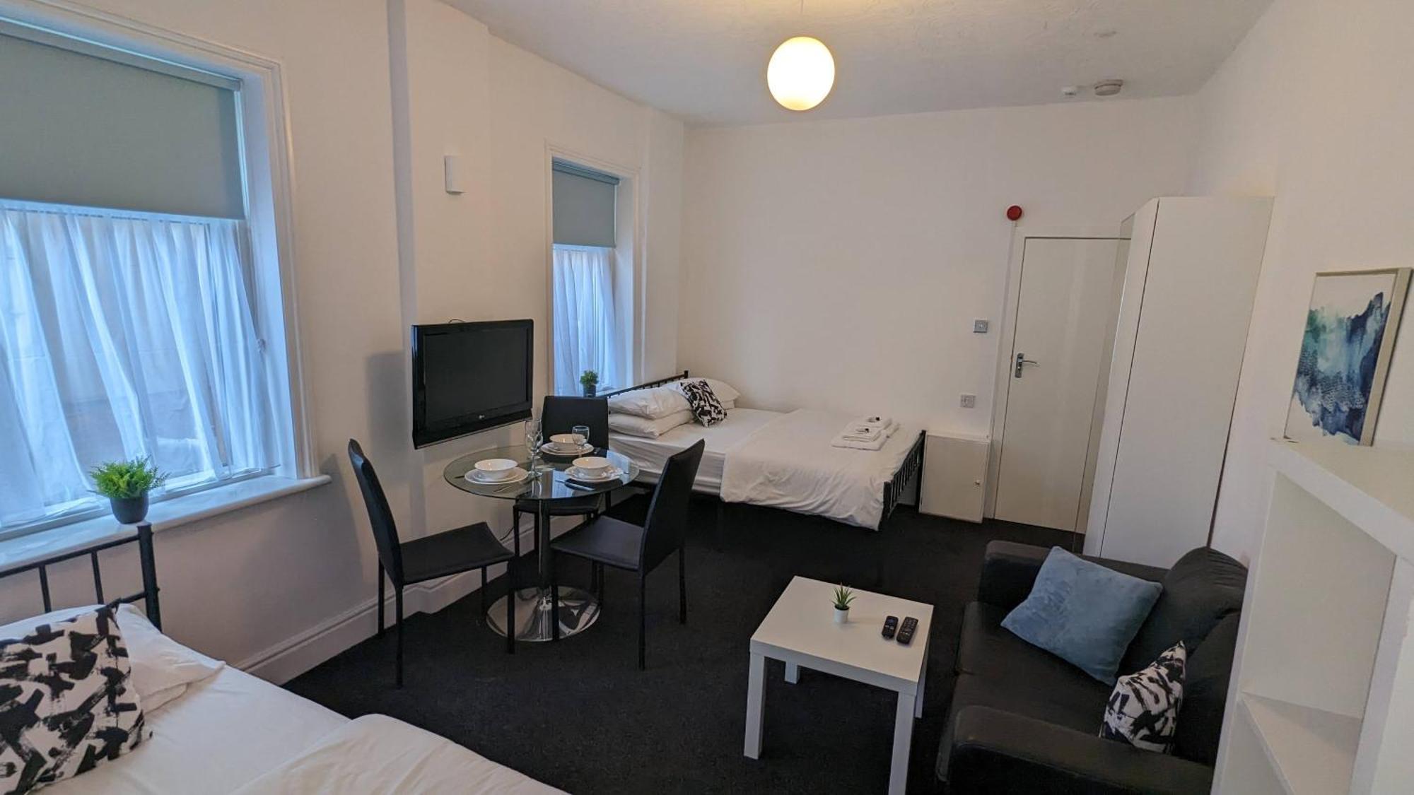 Barton Beachside - Stylish Studio Apartment, Double & Single - Central Beach & Promenade Location - Over 21'S, Family Friendly Only, Id Required Blackpool Zewnętrze zdjęcie