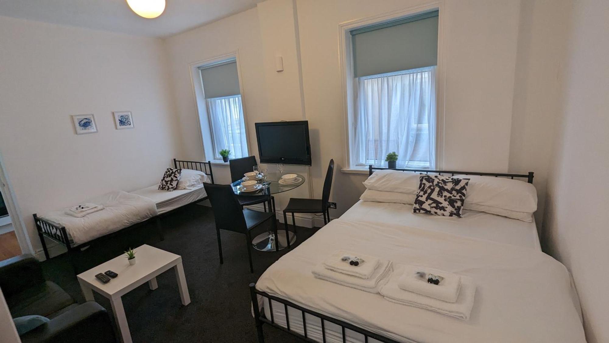 Barton Beachside - Stylish Studio Apartment, Double & Single - Central Beach & Promenade Location - Over 21'S, Family Friendly Only, Id Required Blackpool Zewnętrze zdjęcie