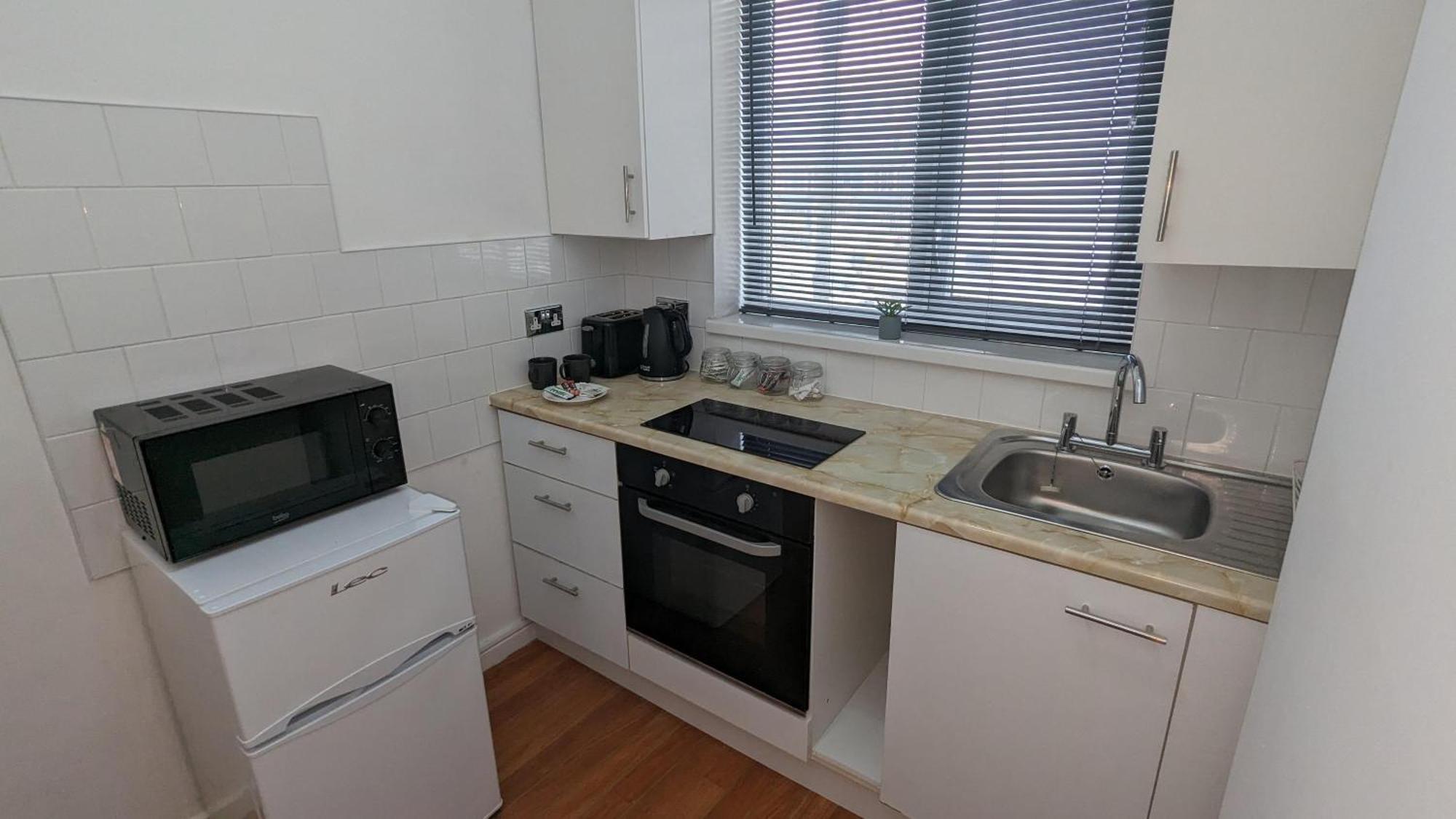 Barton Beachside - Stylish Studio Apartment, Double & Single - Central Beach & Promenade Location - Over 21'S, Family Friendly Only, Id Required Blackpool Zewnętrze zdjęcie